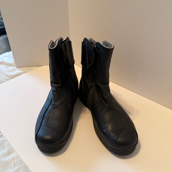 Daytona Rainbow  GTX Motorcycle Boots, EU 41  (US 8.5) Gortex Black Leather - Picture 3 of 11